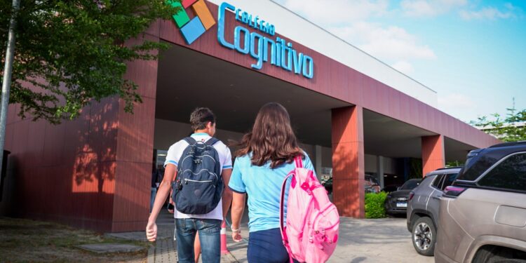 Aluna do Colégio Cognitivo, em Boa Viagem, foi vítima de agressão física em sala