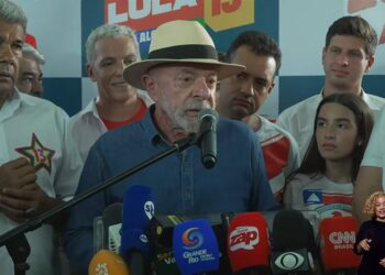 Lula (PT) durante coletiva no evento nas cidades de Juazeiro (BA) e Petrolina (PE)